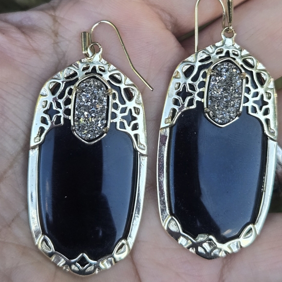 Kendra Scott Vintage Deva Earrings - Picture 6 of 8